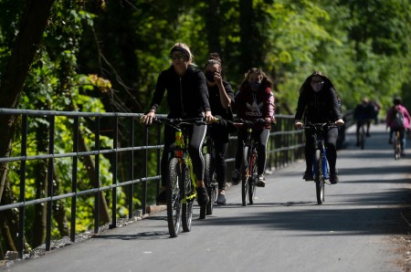 Video: V Trenčianskom kraji otvorili nový 11-kilometrový úsek cyklotrasy medzi mestami Trenčín a Nemšová, v rámci cezhraničného projektu Na bicykli po stopách histórie. 17