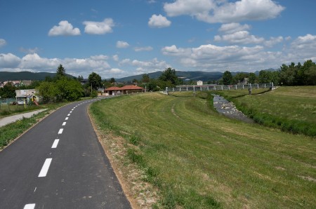 Video: V Trenčianskom kraji otvorili nový 11-kilometrový úsek cyklotrasy medzi mestami Trenčín a Nemšová, v rámci cezhraničného projektu Na bicykli po stopách histórie. 23