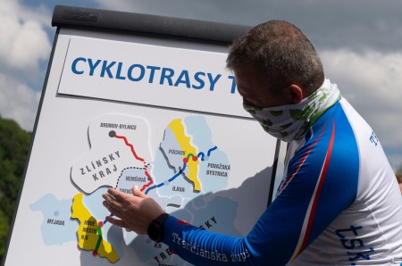 Video: V Trenčianskom kraji otvorili nový 11-kilometrový úsek cyklotrasy medzi mestami Trenčín a Nemšová, v rámci cezhraničného projektu Na bicykli po stopách histórie. 25