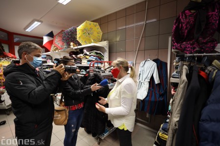 Foto a video: V Prievidzi dnes otvorili jedinečný obchod na výmenu vecí BerTO! V obchode sa ale neplatí 4