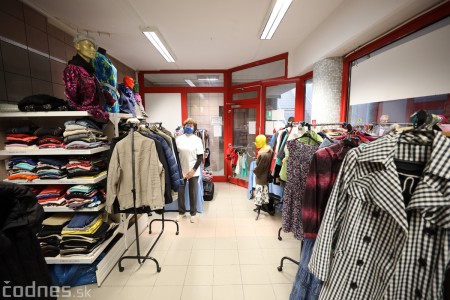 Foto a video: V Prievidzi dnes otvorili jedinečný obchod na výmenu vecí BerTO! V obchode sa ale neplatí 9