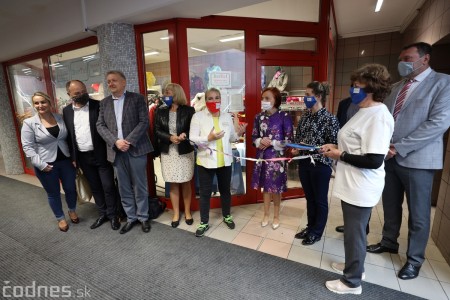 Foto a video: V Prievidzi dnes otvorili jedinečný obchod na výmenu vecí BerTO! V obchode sa ale neplatí 22