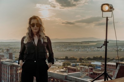 Video a foto: Lenka Piešová, sestra tohtoročnej víťazky SuperStar Barbory Piešovej zverejnila svoj nový videoklip Sen a ja.