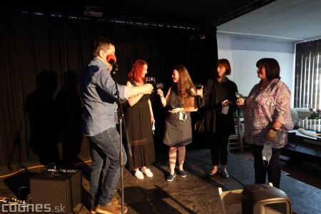 Foto: Vernisáž - Každý spolu - výstava štyroch pedagógov. VERONIKA LACHKÁ, ALENA SLUKOVÁ, LUCIA VRTELOVÁ a OLEG CIPOV 33