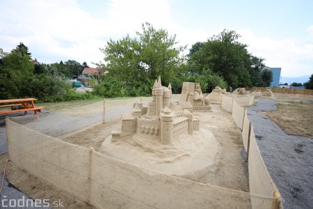 Ihrisko pod farou Bojnice - Gumy land, pieskové sochy 3