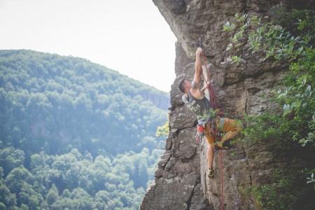 Foto a video: Hrádok v okrese Prievidza je po Tatrách druhou najväčšou lezeckou oblasťou na Slovensku 10
