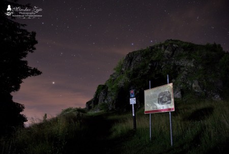 Foto: Hrad Sivý kameň Podhradie - západ slnka a nočná obloha 6