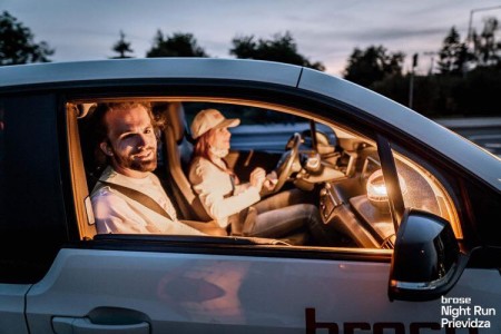 Foto a video: Prievidzu večer ovládol prvý ročnik nočného behu Brose Night Run Prievidza 0