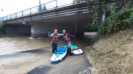 Foto a video: Splavovanie rieky Nitry po záplavách na paddleboarde 4