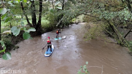 Foto a video: Splavovanie rieky Nitry po záplavách na paddleboarde 12