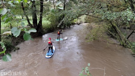 Foto a video: Splavovanie rieky Nitry po záplavách na paddleboarde 12