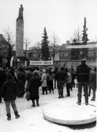 Foto: Ako vyzeral 17. november 1989 v Prievidzi? 1