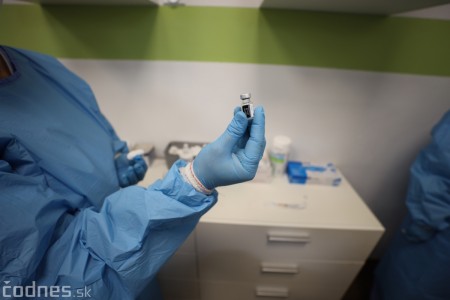 Foto a video: Nemocnica Bojnice spustila očkovanie proti COVID-19 v novom vakcinačnom centre 9
