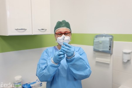Foto a video: Nemocnica Bojnice spustila očkovanie proti COVID-19 v novom vakcinačnom centre 10