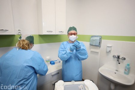 Foto a video: Nemocnica Bojnice spustila očkovanie proti COVID-19 v novom vakcinačnom centre 11