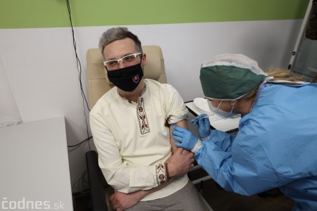 Foto a video: Nemocnica Bojnice spustila očkovanie proti COVID-19 v novom vakcinačnom centre 26