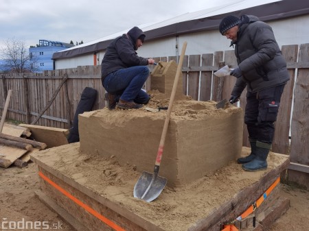 Foto: Pieskové sochy v Bojniciach budú aj tento rok. Práce na nových sochách práve prebiehajú 7