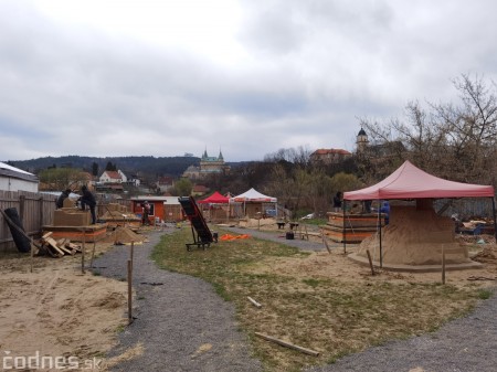 Foto: Pieskové sochy v Bojniciach budú aj tento rok. Práce na nových sochách práve prebiehajú 17