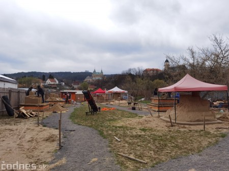 Foto: Pieskové sochy v Bojniciach budú aj tento rok. Práce na nových sochách práve prebiehajú 17