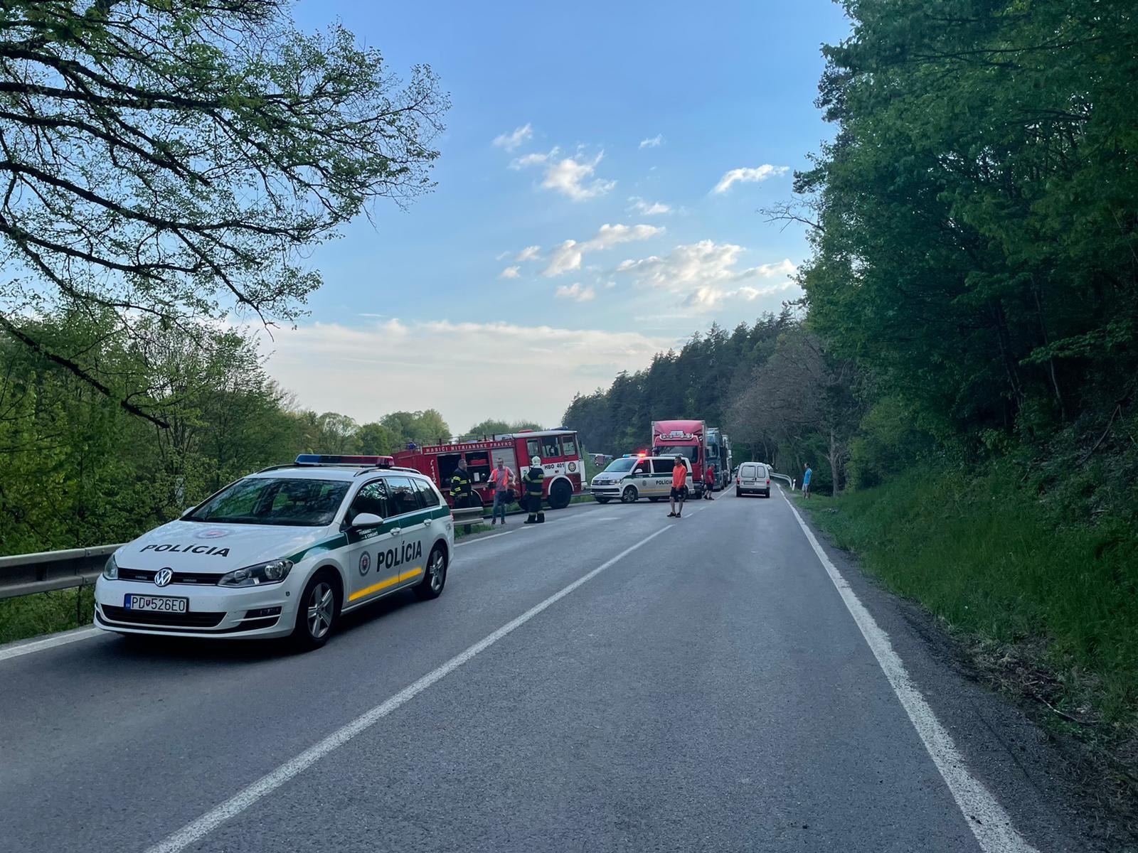 Foto: Dnes sa v Nitrianskom Pravne časť Vyšehradné stala tragická dopravná nehoda