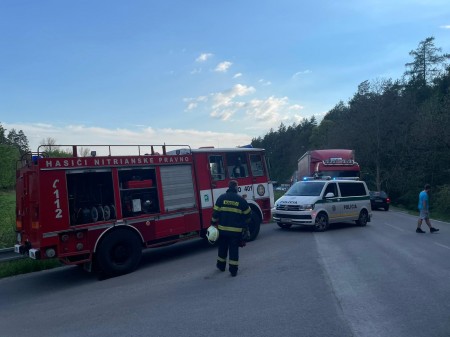 Foto: Dnes sa v Nitrianskom Pravne časť Vyšehradné stala tragická dopravná nehoda 0