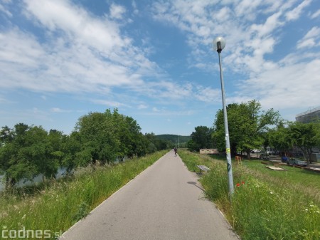 Foto: Cyklotrasa Trenčín - Nemšová. Pekná a ideálna cyklotrasa pre rodiny s deťmi. 0