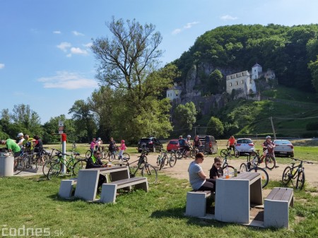 Foto: Cyklotrasa Trenčín - Nemšová. Pekná a ideálna cyklotrasa pre rodiny s deťmi. 18