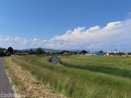 Foto: Cyklotrasa Trenčín - Nemšová. Pekná a ideálna cyklotrasa pre rodiny s deťmi. 25