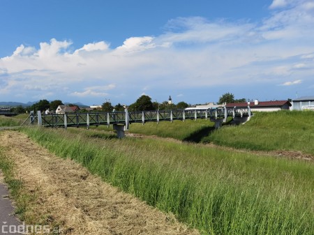 Foto: Cyklotrasa Trenčín - Nemšová. Pekná a ideálna cyklotrasa pre rodiny s deťmi. 26