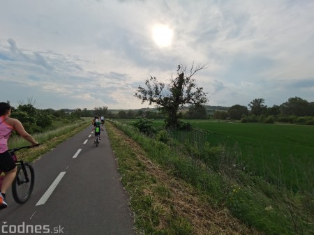 Foto: Cyklotrasa Trenčín - Nemšová. Pekná a ideálna cyklotrasa pre rodiny s deťmi. 34