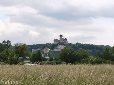 Foto: Cyklotrasa Trenčín - Nemšová. Pekná a ideálna cyklotrasa pre rodiny s deťmi. 41