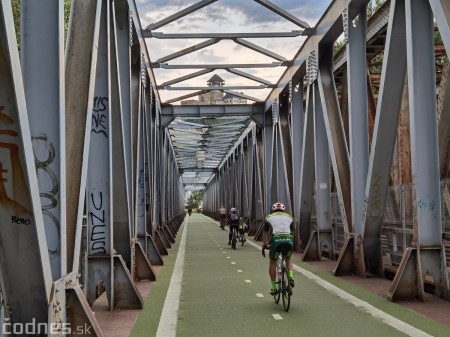 Foto: Cyklotrasa Trenčín - Nemšová. Pekná a ideálna cyklotrasa pre rodiny s deťmi. 43