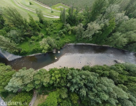 Foto: Cyklotrasa Trenčín - Nemšová. Pekná a ideálna cyklotrasa pre rodiny s deťmi. 49