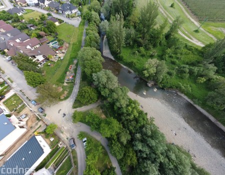 Foto: Cyklotrasa Trenčín - Nemšová. Pekná a ideálna cyklotrasa pre rodiny s deťmi. 50