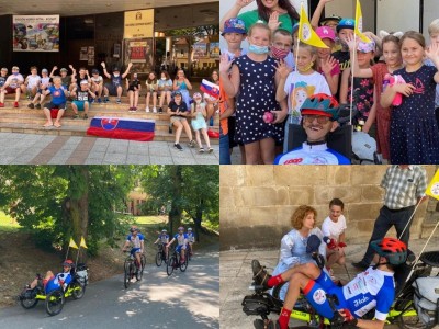Foto a video: Káčer na bicykli zavítal do Bojníc. Na bicykli pomáhal tým, ktorí to potrebujú