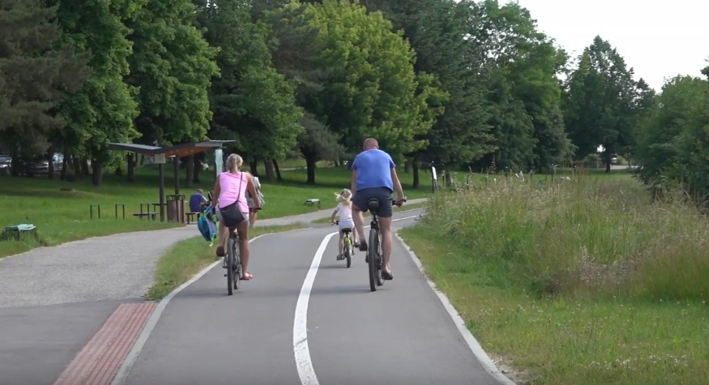 Video: Nová cyklotrasa v Prievidzi - Chodci verzus cyklisti
