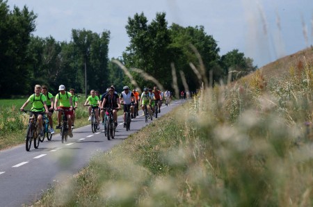 Foto a video:  Nova cyklotrasa za 4,2 mil. eur, ktorá spojila Nové Mesto nad Váhom a Trenčín je otvorená 15