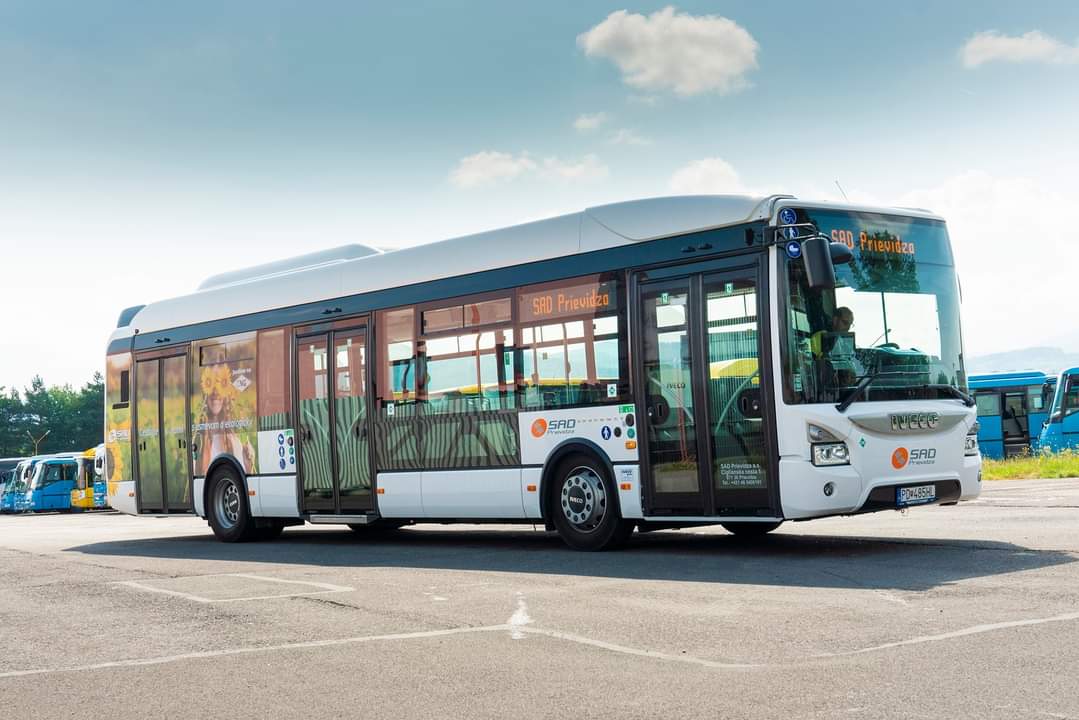 Spoločnosť SAD Prievidza rozšírila vozový park o nový nízkoemisný autobus