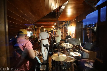 Foto: Barbora Švidraňová & Basie Frank Band 18