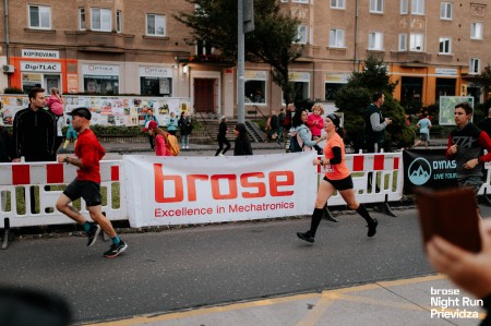 Foto a video: Brose Night Run Prievidza bol opäť vypredaný. Prilákal 691 pretekárov 36