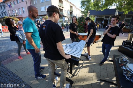 Foto: Koncert súborov ZUŠ L. Stančeka na námestí v Prievidzi 1