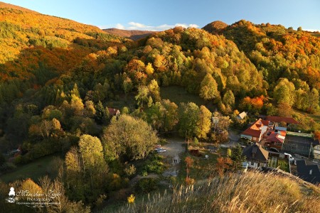 Foto: Hrad Sivý kameň a Podhradie v jesenných farbách 2