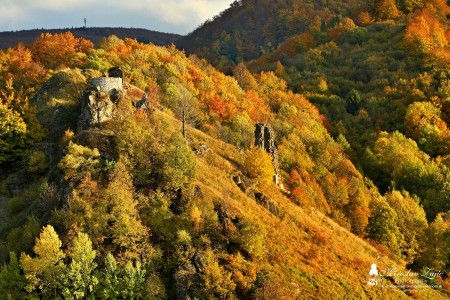 Foto: Hrad Sivý kameň a Podhradie v jesenných farbách 8