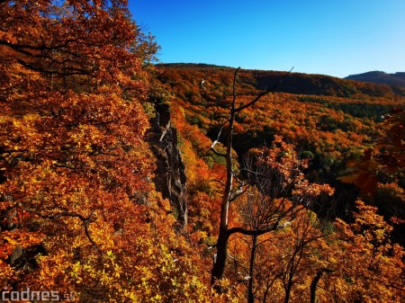 Foto: Jeseň - Skala Hrádok - lezecká oblasť - Kamenec pod Vtáčnikom 19