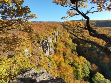 Foto: Jeseň - Skala Hrádok - lezecká oblasť - Kamenec pod Vtáčnikom 24
