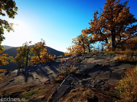 Foto: Jeseň - Skala Hrádok - lezecká oblasť - Kamenec pod Vtáčnikom 26