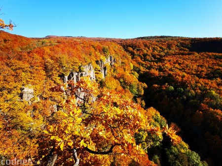 Foto: Jeseň - Skala Hrádok - lezecká oblasť - Kamenec pod Vtáčnikom 27