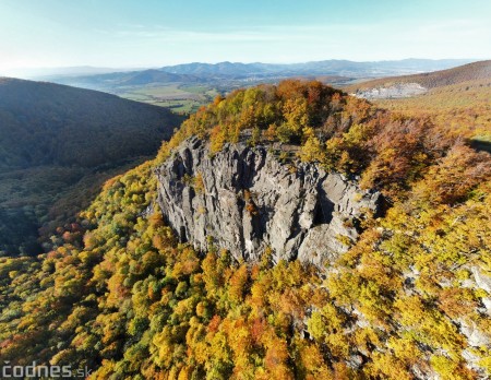 Foto: Jeseň - Skala Hrádok - lezecká oblasť - Kamenec pod Vtáčnikom 34