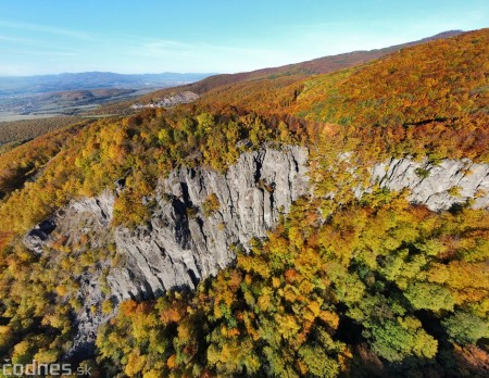 Foto: Jeseň - Skala Hrádok - lezecká oblasť - Kamenec pod Vtáčnikom 38