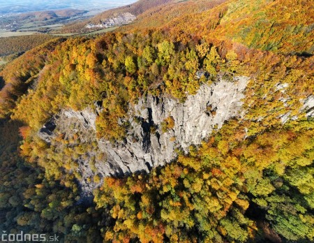 Foto: Jeseň - Skala Hrádok - lezecká oblasť - Kamenec pod Vtáčnikom 40